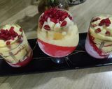A picture of step 8 of Jelly custard shots.