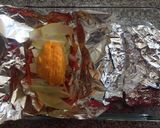 Foto del paso 2 de la receta: Pescado empapelado con topping de mango