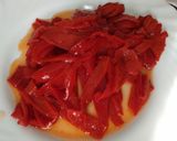 Foto del paso 2 de la receta: Bonito con tomate y pimientos