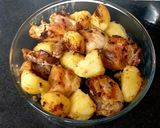 A picture of step 7 of Greek Chicken & Potatoes 😊#mainmeal.
