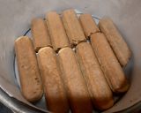 A picture of step 4 of Tiramisu.