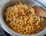 Foto del paso 5 de la receta: Pollo al curry con garbanzos