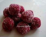 A picture of step 3 of Beetroot coconut  laddu.