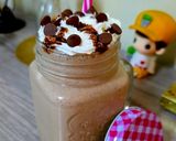 A picture of step 5 of Double Chocolate Chip Frappuccino Mocha.