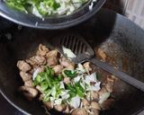 A picture of step 1 of White Sauce Pasta.