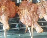 รูปขั้นตอนการทำที่ 6 ของ น่องติดสะโพกไก่ย่างเกลือ