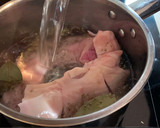 Foto del paso 2 de la receta: Alubias con manitas de cerdo