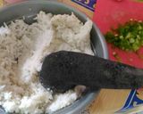 Foto langkah ke 1 dari resep Cireng nasi sambel rujak.