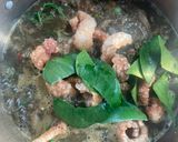 รูปขั้นตอนการทำที่ 4 ของ แกงขี้เหล็กน้ำย่านาง🌿🧄ใส่หูหมูและแคปหมู(สูตรไม่ใส่ปลาร้า)🌶️