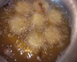 A picture of step 3 of Semolina masala kachodi.