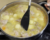 Foto del paso 3 de la receta: Costillas con patatas y guisantes