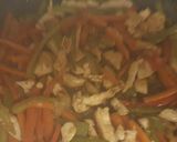 Foto del paso 5 de la receta Fideos vegetales con verduras y pollo