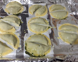 Foto del paso 13 de la receta: Empanadillas de espinacas, piñones y pasas