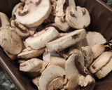 Foto del paso 1 de la receta: Pollo con champiñones