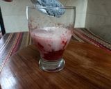 A picture of step 5 of Strawberry Faluda.