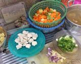 Foto langkah ke 1 dari resep Sop ayam baso.