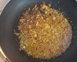 Hình bước làm 2 của món Ba chỉ xào sả ớt