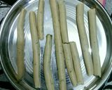 A picture of step 4 of Kaju Pista Role.