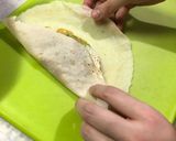 Foto langkah ke 5 dari resep Martabak telor mini.