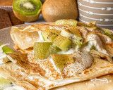 Foto del paso 3 de la receta: Crepes 2 ingredientes con yogur y kiwi