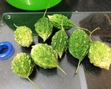 Hình bước làm 1 của món Canh Khổ Qua Rừng Nấu Nấm Đông Cô