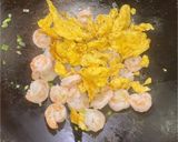 A picture of step 4 of Scrambled Eggs with Shrimp (虾仁滑蛋).