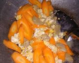 Foto langkah ke 3 dari resep Tumis pakcoy campur telur.