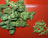 Foto del paso 1 de la receta: Chips de kale sabrosos, saludables y fáciles de preparar