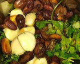 A picture of step 2 of Dhaniya moongfali ki chutney.