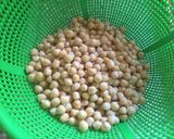 Foto del paso 1 de la receta: Ensalada de garbanzos, arvejas y arroz con especias