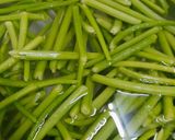 Hình bước làm 1 của món Khoai tây xào đọt bí