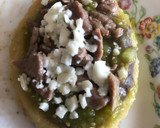 Foto del paso 4 de la receta: Huaraches de frijol con salsa verde, bistec y queso