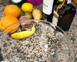 Foto del paso 1 de la receta: Sangría 🍑 🍌 🍋 🥝 🍊