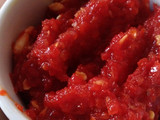ટામેટાં લસણની ચટણી (Tomato Garlic Chutney Recipe In Gujarati)