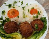 Jázmin rizs fasírttal, pack choy szezámmaggal recept fázis 5 fotója