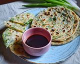 Foto del passaggio 5 della ricetta CONG YOU BING: PANCAKE CINESI AL CIPOLLOTTO