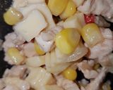 Foto del paso 3 de la receta: Empanada pollo queso choclo