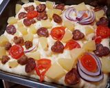 Pas rețetă Focaccia cu cartofi și cârnați 2 fotografie