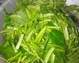 Foto langkah ke 4 dari resep Cah Kangkung Sea Food.