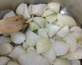 Görög hagymás nyúlragu - Kouneli stifado recept fázis 3 fotója