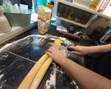 Foto del paso 6 de la receta: Cintas cortadas a cuchillo con salsa caprese reversionada