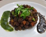 A picture of step 4 of Chana masala chaat.