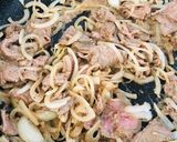 Hình bước làm 2 của món Cải mầm trộn thịt bò