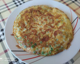 Foto del paso 4 de la receta: Coca de hojaldre de chicharrones y piñones