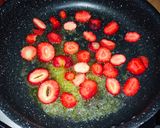 عکس مرحله 3 از دستور کیک شکلاتی با تکه های توت فرنگی 🍓😍❤️🥰