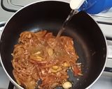 A picture of step 4 of Chicken Resha Daal.