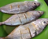 Foto langkah ke 1 dari resep Kembung bumbu kuning.