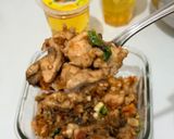 Foto langkah ke 5 dari resep Tumis Ayam Jamur.