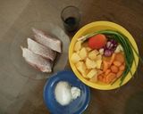 Foto langkah ke 1 dari resep Suir ikan kakap saos kecap.