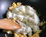 รูปขั้นตอนการทำที่ 3 ของ ข้าวผัดปู (สูตรหอมเนย)